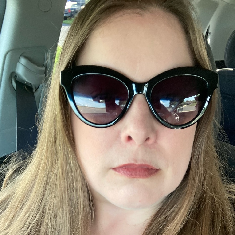 Meet your Posher, Emmy